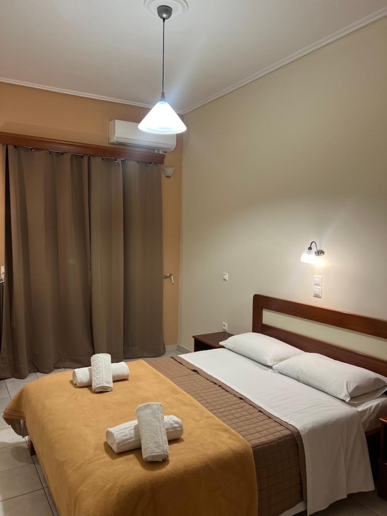 Hotel Nevada Kalamata Bagian luar foto